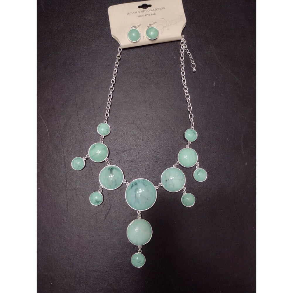 Jaclyn Smith sensitive ear jewelry set
